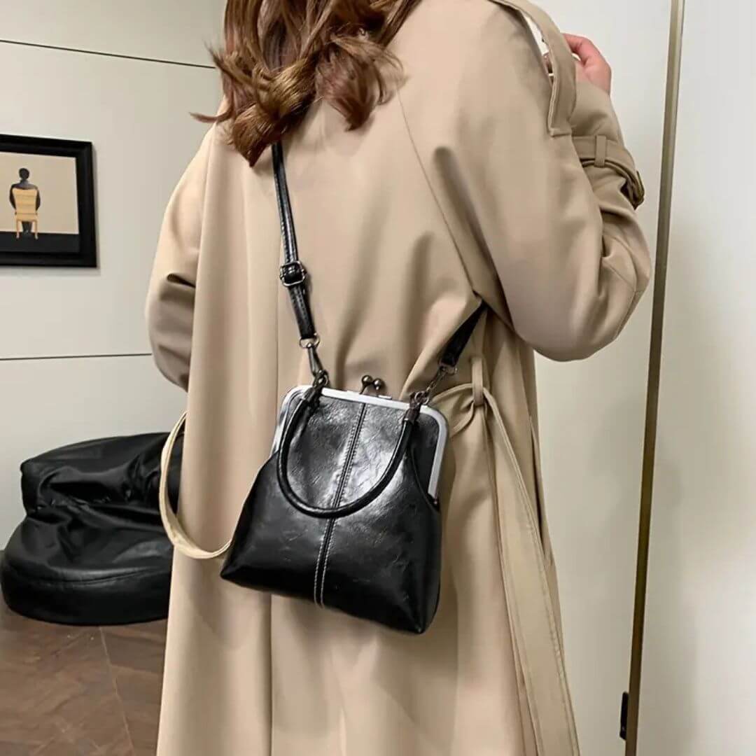 Carlas Zeitlose Bügelverschluss-Tasche  |  Vintage-Handtasche