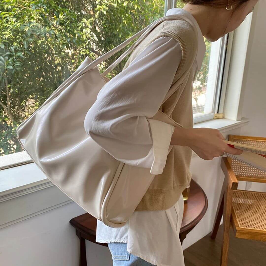 Claras Zeitlose Tragetasche | Schultertasche
