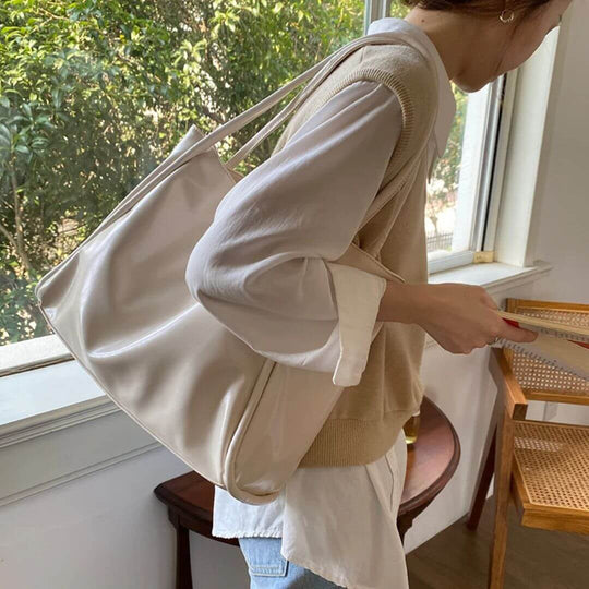 Claras Zeitlose Tragetasche | Schultertasche