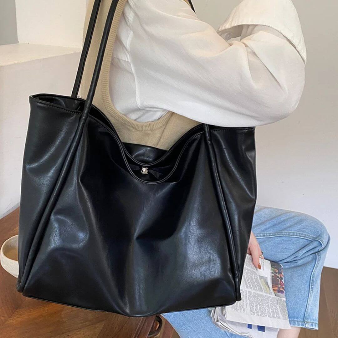 Claras Zeitlose Tragetasche | Schultertasche